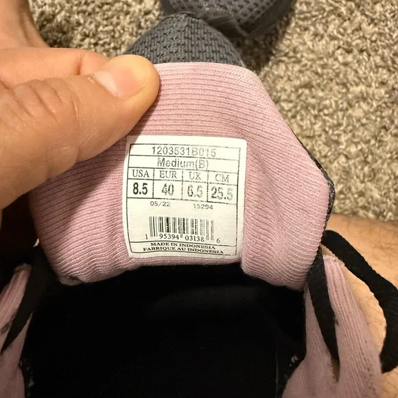 Brooks Women's Adrenaline GTS 22 - Black and Pink - Picture 9 of 9